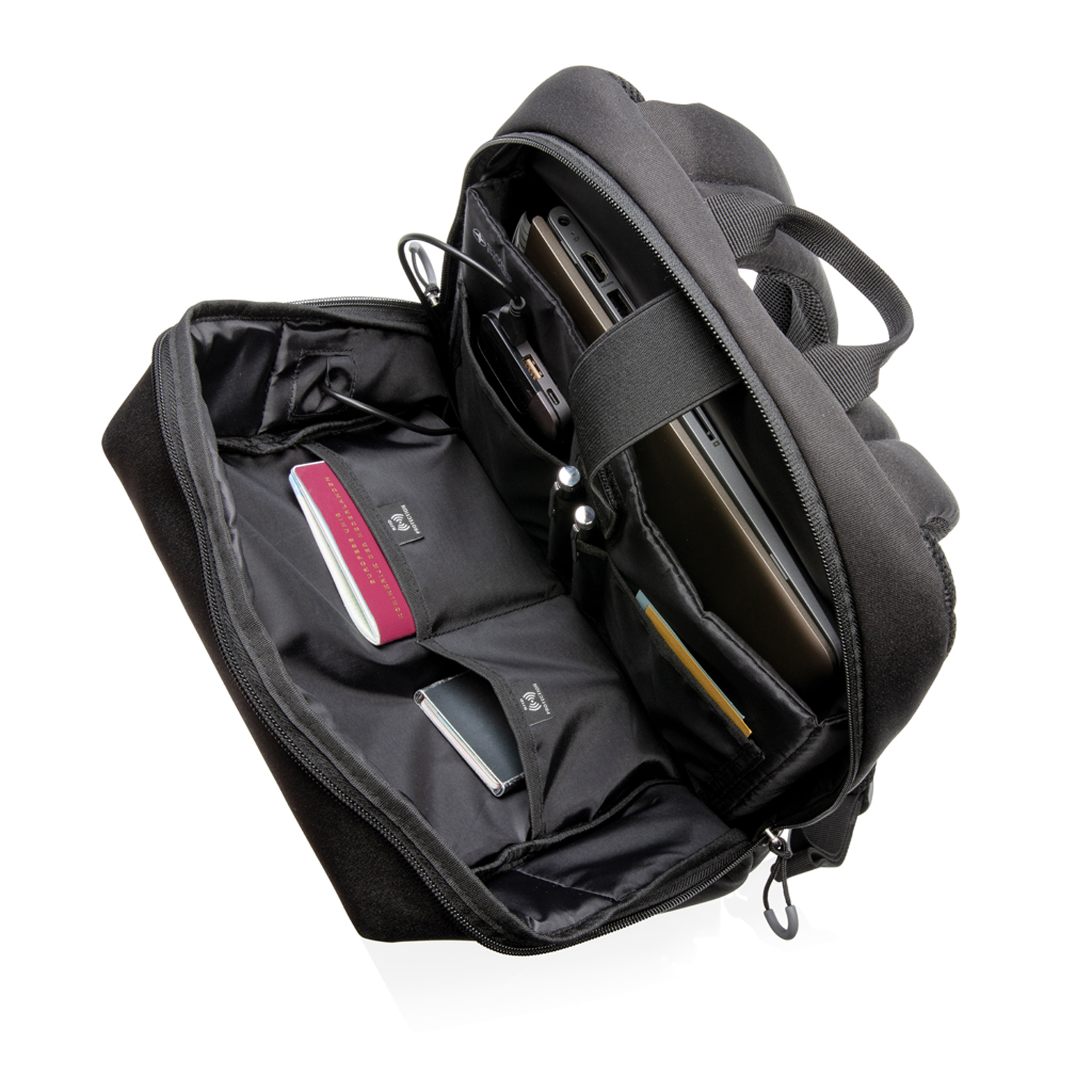 Рюкзак Swiss Peak с RFID-защитой и USB-A из rPET AWARE™, 15,6’’-9