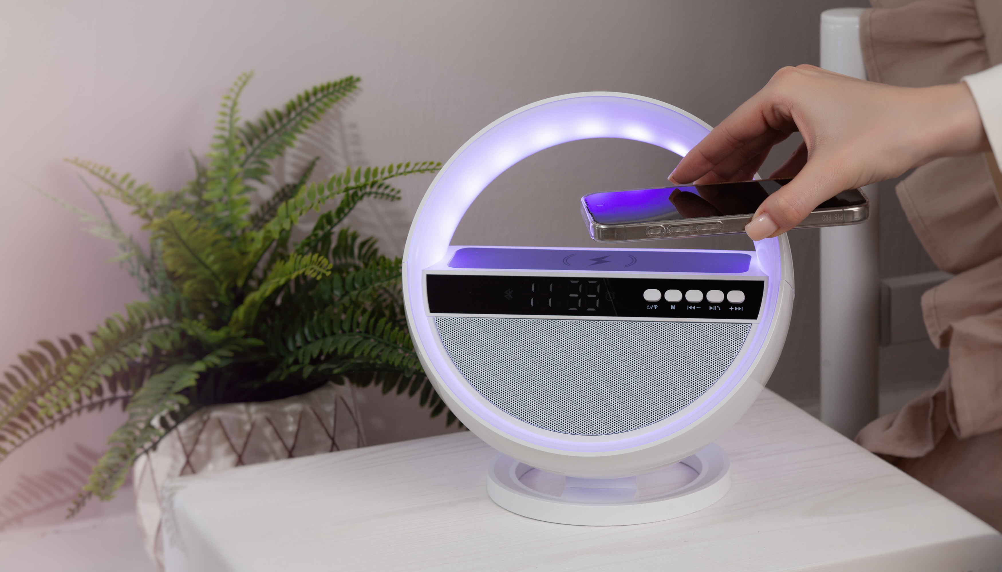 Bluetooth колонка "Smart Orb" 5Вт с беспроводным (15W) ЗУ, лампой, часами, FM радио-1