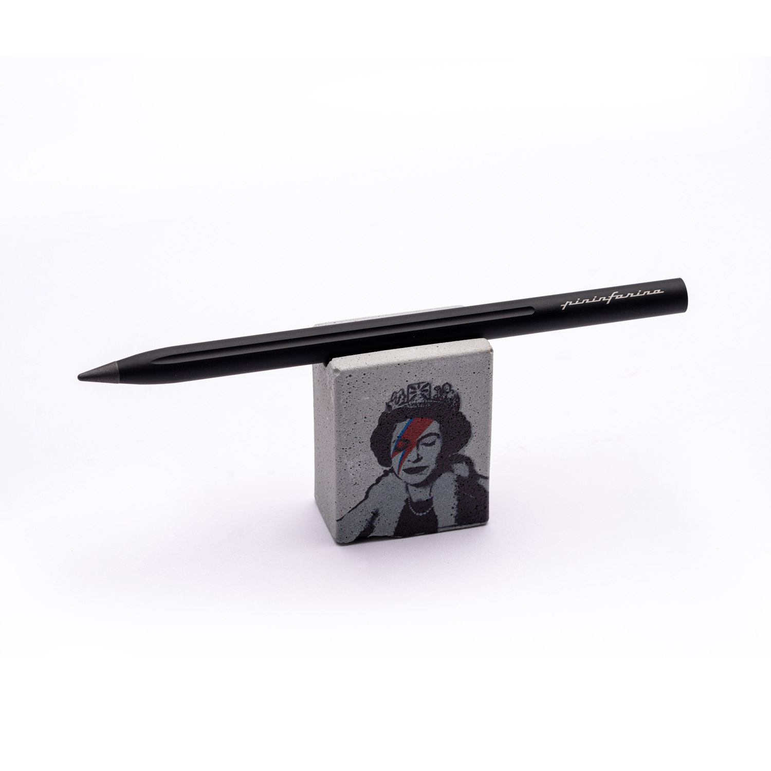 Набор Pininfarina Banksy Lizzy Stardust: карандаш SMART с бетонной подставкой-3