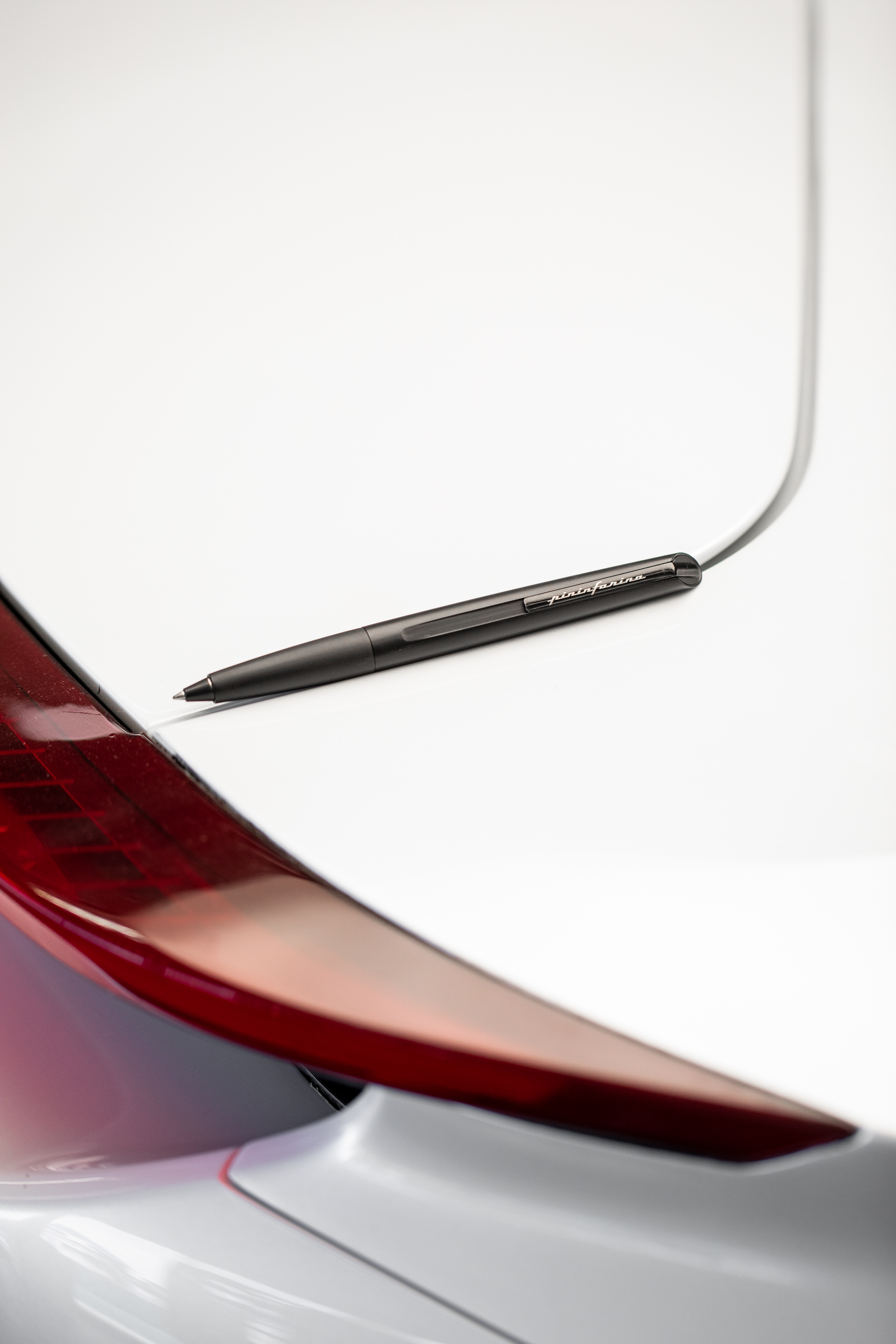 Роллер Pininfarina PF Two BLACK-5